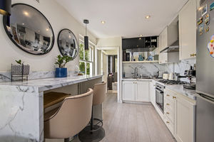 Kitchen Diner- click for photo gallery